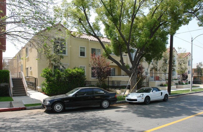 Residential Condominium in Burbank, CA - Building Photo - Building Photo