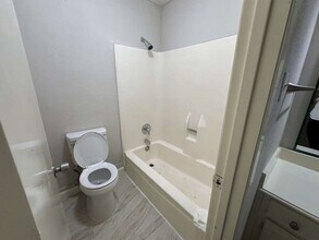 11807 S Youngwood Ln in Houston, TX - Building Photo - Building Photo