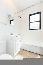 2647 N Spaulding Ave in Chicago, IL - Foto de edificio - Building Photo