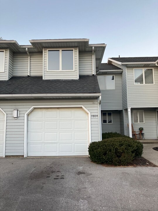 2804 Sand Run Pkwy in Fairlawn, OH - Foto de edificio