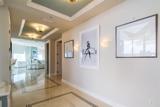 1300 Benjamin Franklin Dr in Sarasota, FL - Building Photo - Building Photo