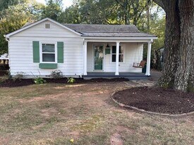 1368 Marston St SE in Smyrna, GA - Building Photo