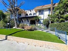 Harmony Court Apartments in Pasadena, CA - Building Photo
