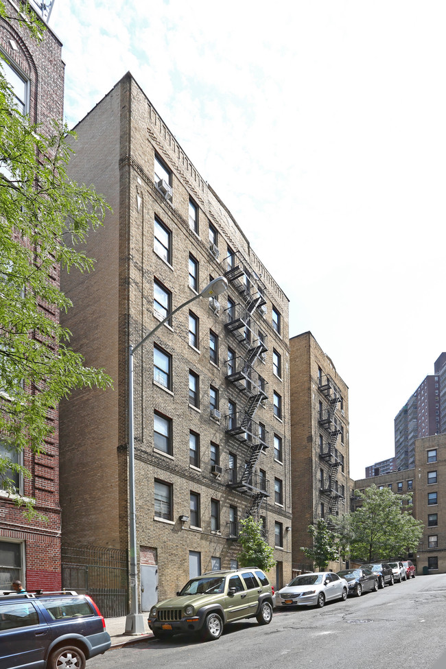 681 W 193rd St in New York, NY - Foto de edificio - Building Photo