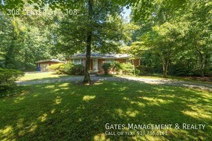 308 Center St in Efland, NC - Building Photo