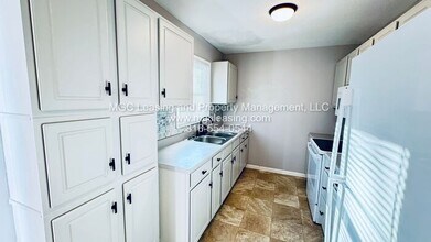 409 SW Madison St in Lee's Summit, MO - Foto de edificio - Building Photo