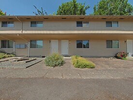 1465 NW Division St in Corvallis, OR - Building Photo