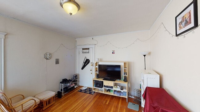 property at 33 Walbridge St