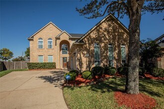 2802 Silhouette Bay Dr in Pearland, TX - Building Photo - Building Photo