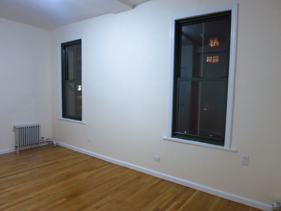 509 E 78th St in New York, NY - Building Photo