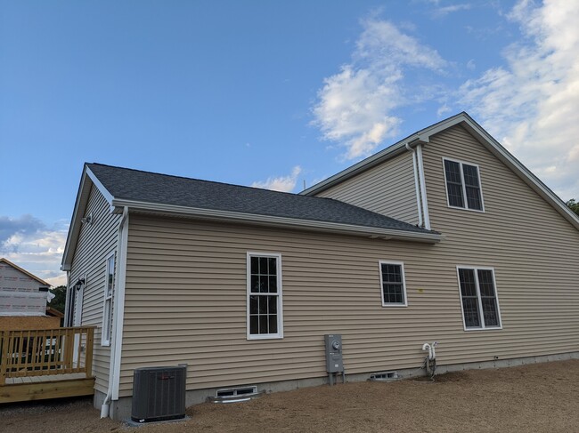 24 Candlelight Ln in Bellingham, MA - Building Photo - Building Photo