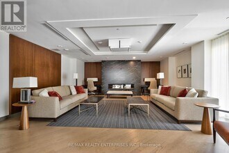 1575 Lakeshore Rd W in Mississauga, ON - Building Photo - Building Photo