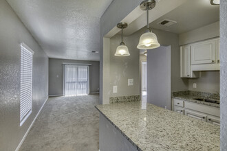 Heritage Cove in Tampa, FL - Building Photo - Interior Photo