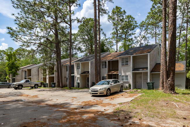 Liberty Manor Townhouses in Hinesville, GA - Building Photo - Building Photo