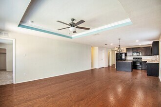 304 Chert Ln in Fort Worth, TX - Foto de edificio - Building Photo