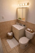 100 Hague St, Unit Beautiful 2 BR 1 Bath in Jersey City, NJ - Building Photo - Building Photo