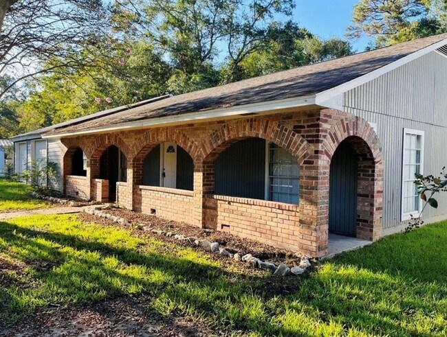 142 County Rd 322 in Cleveland, TX - Building Photo - Building Photo