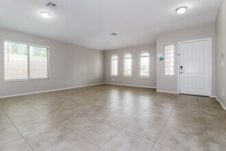 10431 W Trumbull Rd in Tolleson, AZ - Building Photo - Building Photo