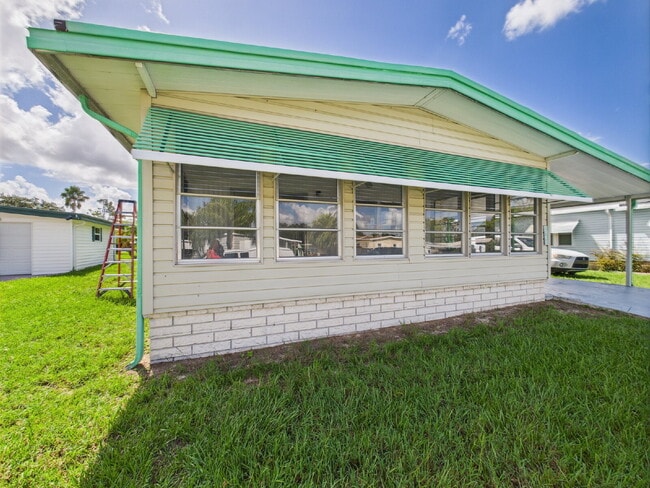property at 957 Tarrson Blvd
