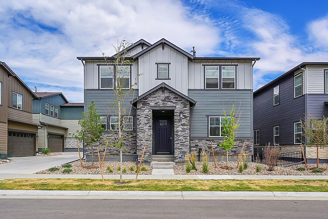 23631 E 40th Ave in Aurora, CO - Foto de edificio