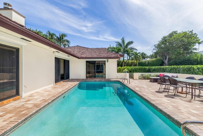 property at 575 N Lake Wy