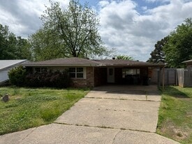 705 K St in Barling, AR - Building Photo
