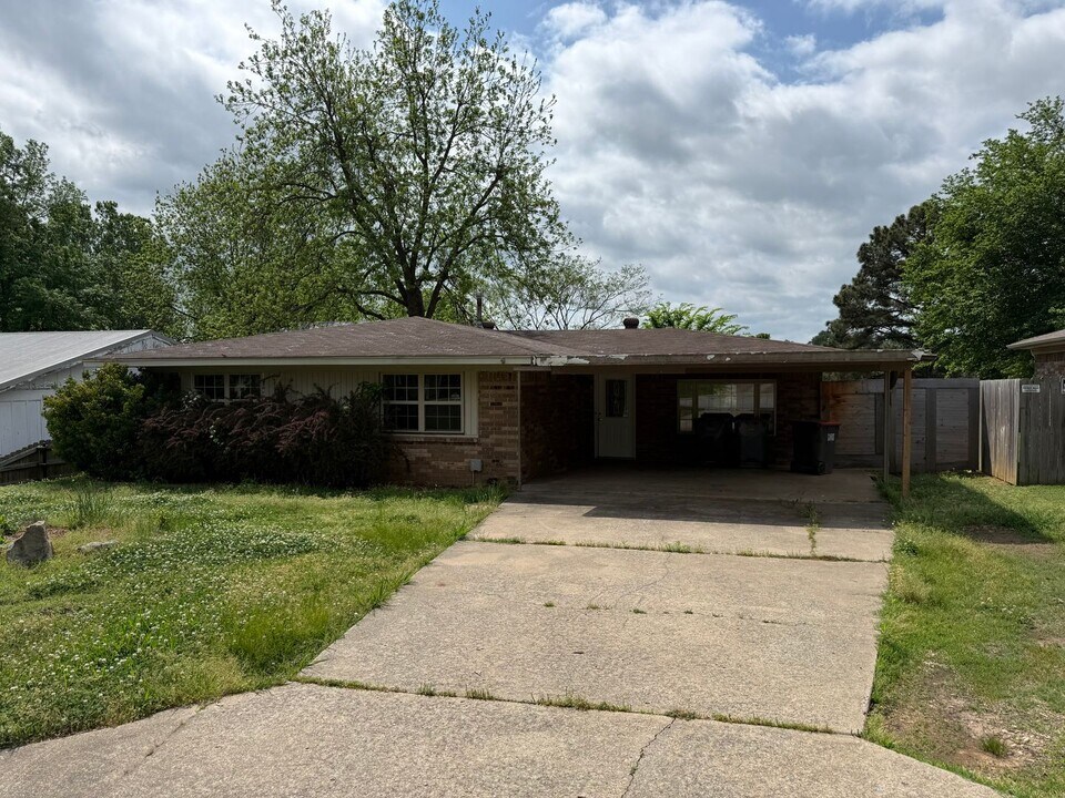 705 K St in Barling, AR - Building Photo