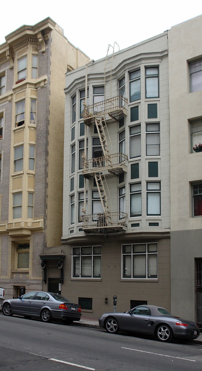 Titlow Apartments in San Francisco, CA - Foto de edificio - Building Photo
