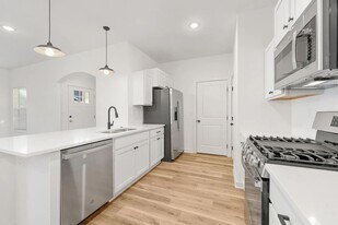 2325 S Spg Hl Ct in Goddard, KS - Building Photo