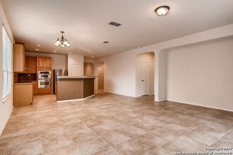 2806 Zurich, Unit WC09 in San Antonio, TX - Building Photo - Building Photo