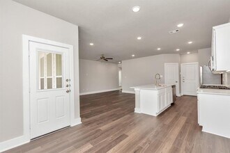 1233 Scarlet Crk Dr in Rosharon, TX - Building Photo - Building Photo