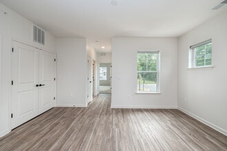 Evergreen Pointe in Ithaca, NY - Foto de edificio - Interior Photo