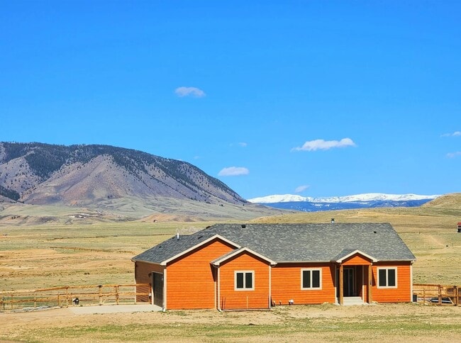 property at 14 Eagletail Dr