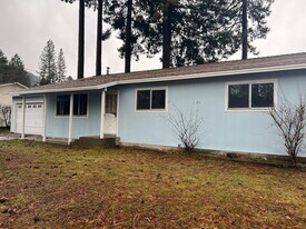 137 2nd St in Quincy, CA - Building Photo