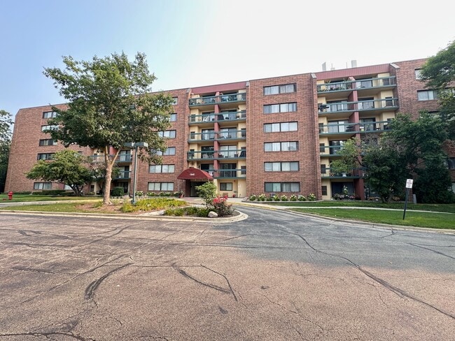 property at 1840 Huntington Blvd