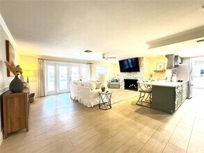 1004 SE 5th Ave in Crystal River, FL - Building Photo - Building Photo