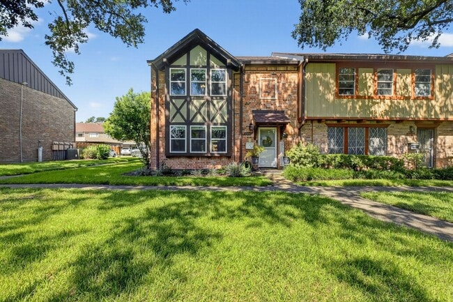 property at 2250 Shadowdale Dr