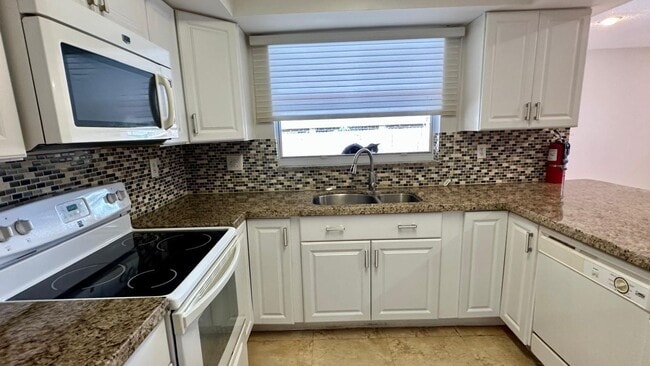 13005 SW 119th Terrace in Miami, FL - Building Photo - Building Photo