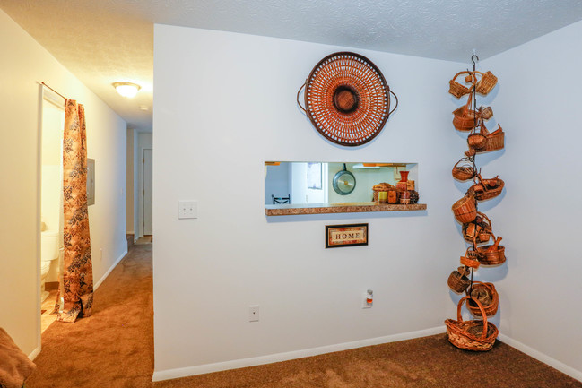 Dogwood Apartments in Chillicothe, OH - Building Photo - Interior Photo