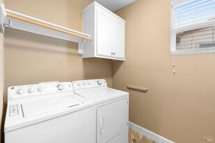 123 Alpine Dr in Rio Vista, CA - Building Photo