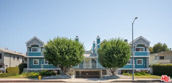 13030 Moorpark St in Los Angeles, CA - Building Photo