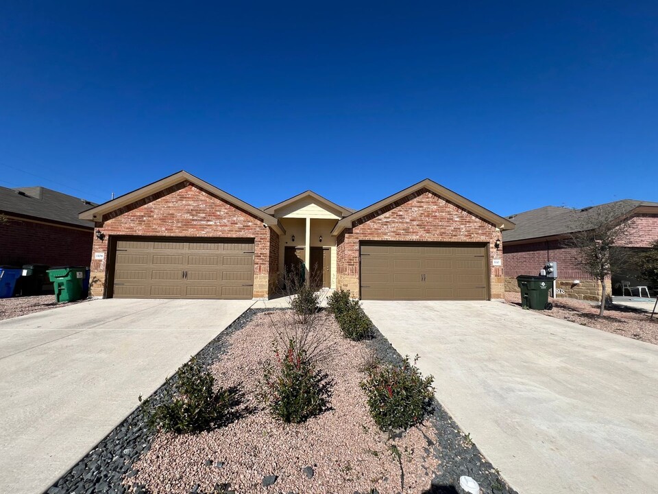 1110 Renee Way in Seguin, TX - Building Photo