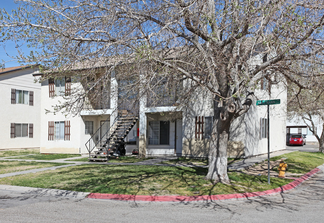 Gordon Manor in Las Vegas, NV - Building Photo