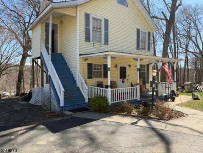 270 Espanong Rd, Unit 2, Unit 2