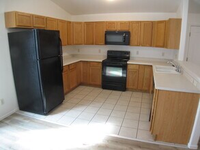 404 Broken Arrow Dr in Grand Junction, CO - Foto de edificio - Building Photo