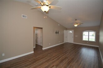 8 Pine Hill Ln in Palm Coast, FL - Building Photo - Building Photo