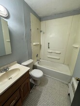 101 W Willow Dr, Unit 2 in Roseland, IN - Building Photo - Building Photo