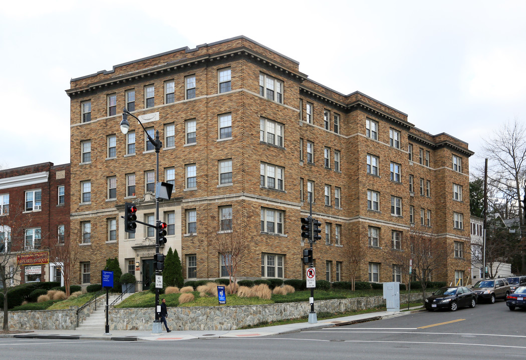 3446 Connecticut Ave NW in Washington, DC - Building Photo