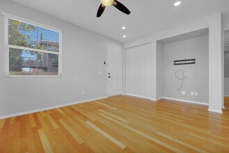 1423 Caminito Garibay in Chula Vista, CA - Foto de edificio - Building Photo