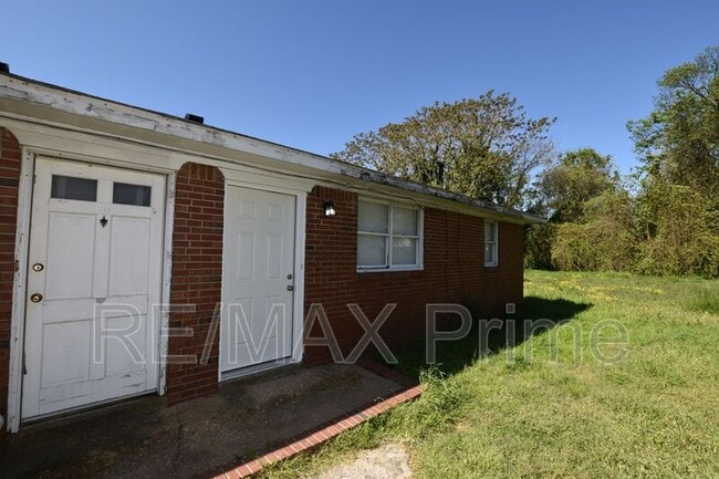 7923 Thompson Rd in Norfolk, VA - Building Photo - Building Photo